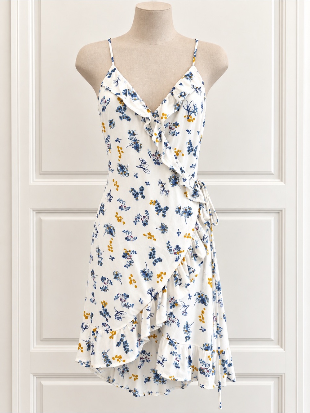 Paper Crane Women’s Small Floral Wrap Tie Spaghetti Strap Dress